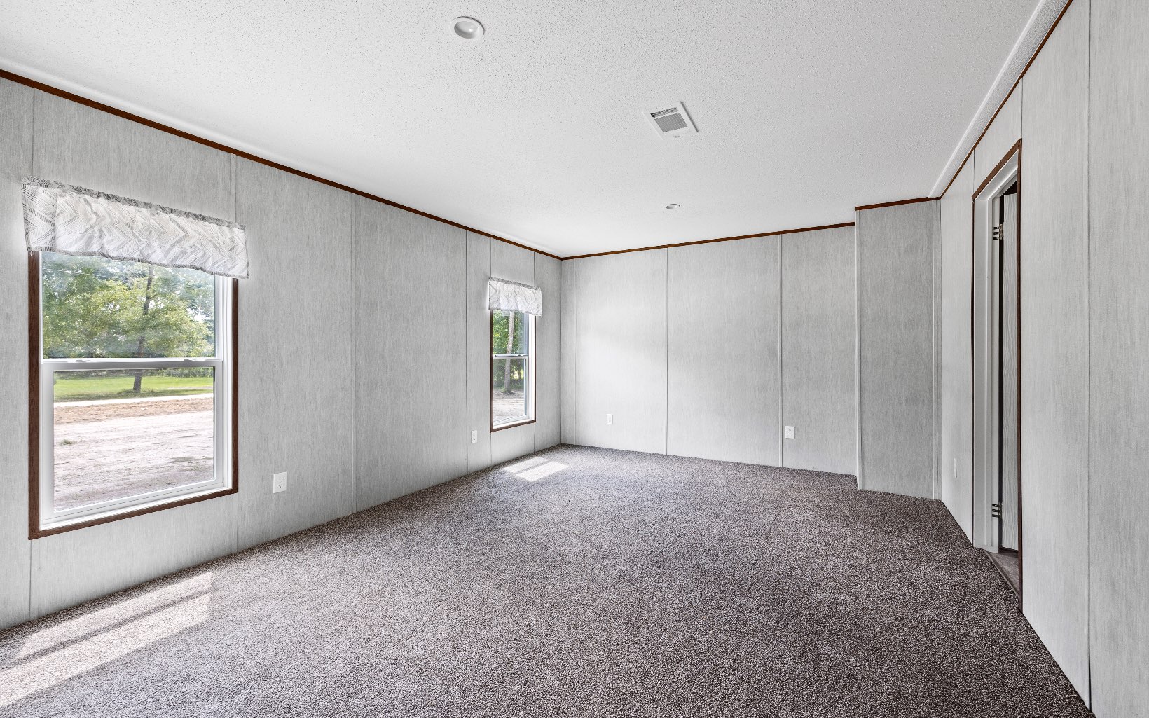 310 NE Weeping Willow Ln