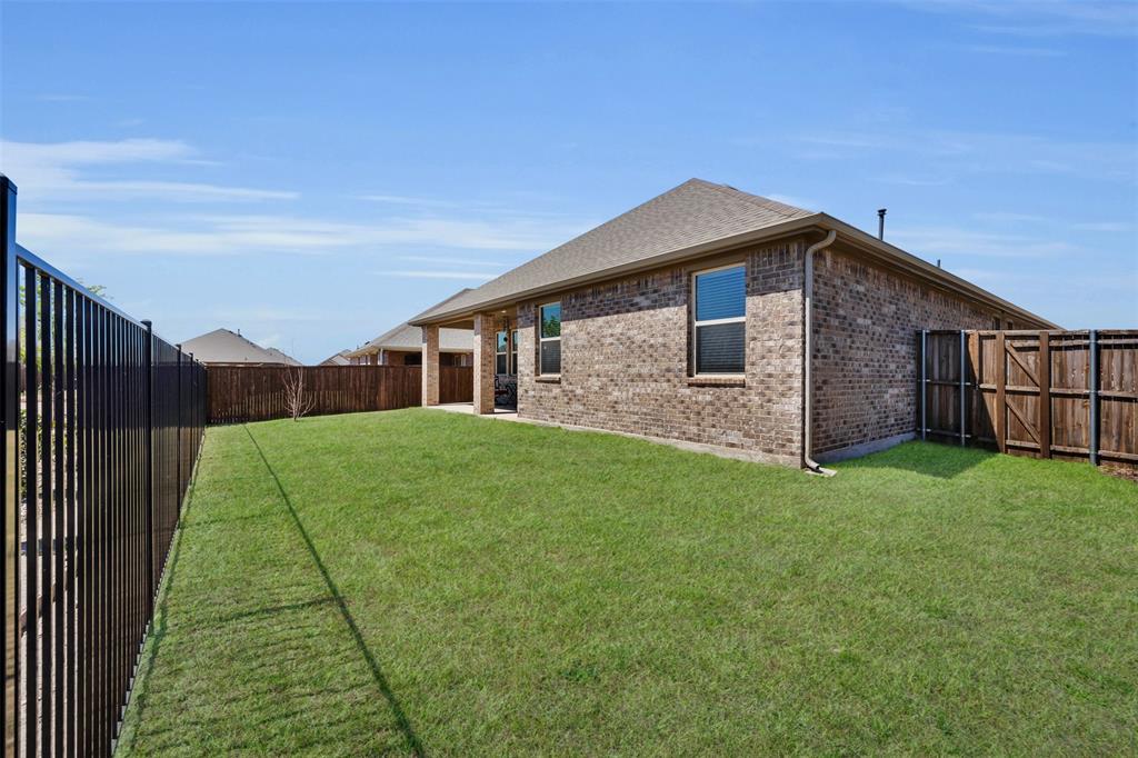 718 Fort Lane