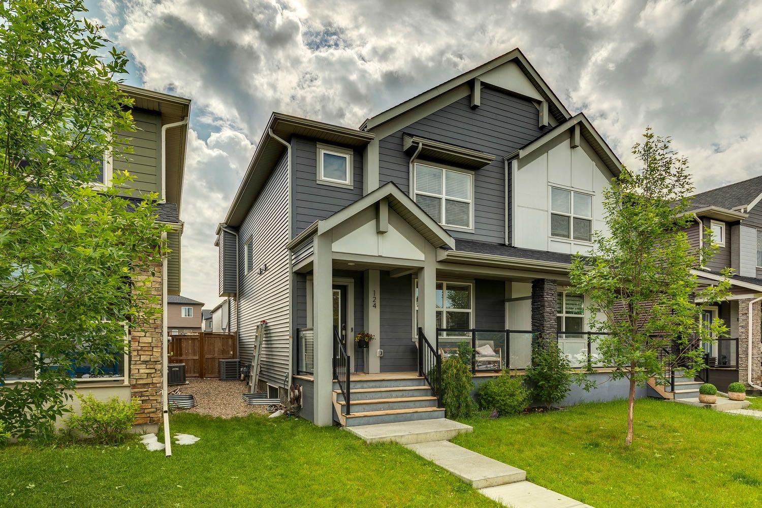124 Wolf Willow Boulevard SE