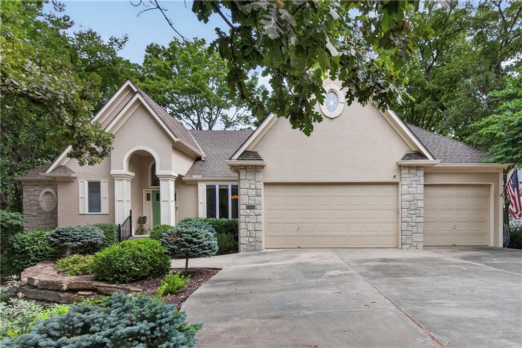 2228 SW Waterfall Place