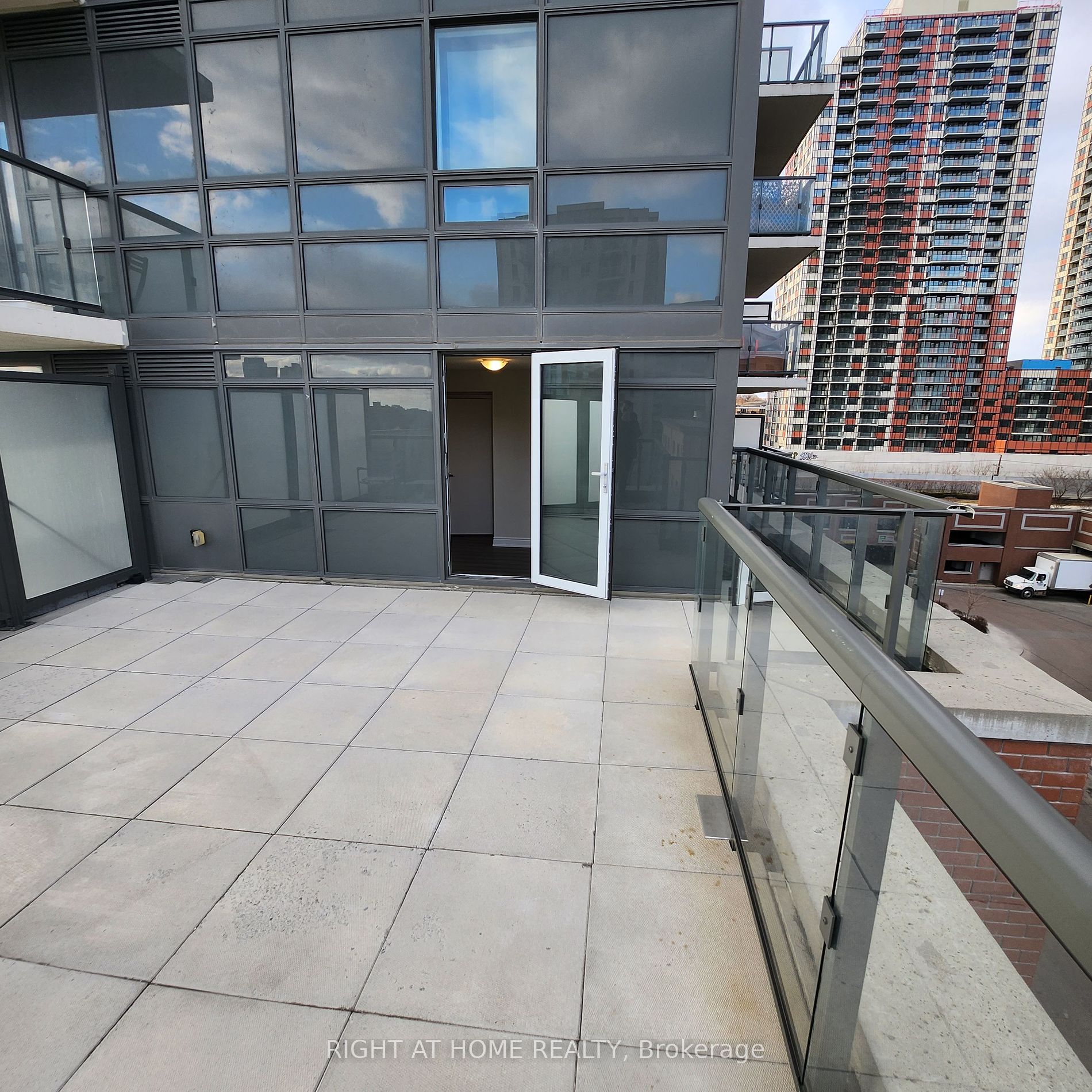 1420 Dupont St 604