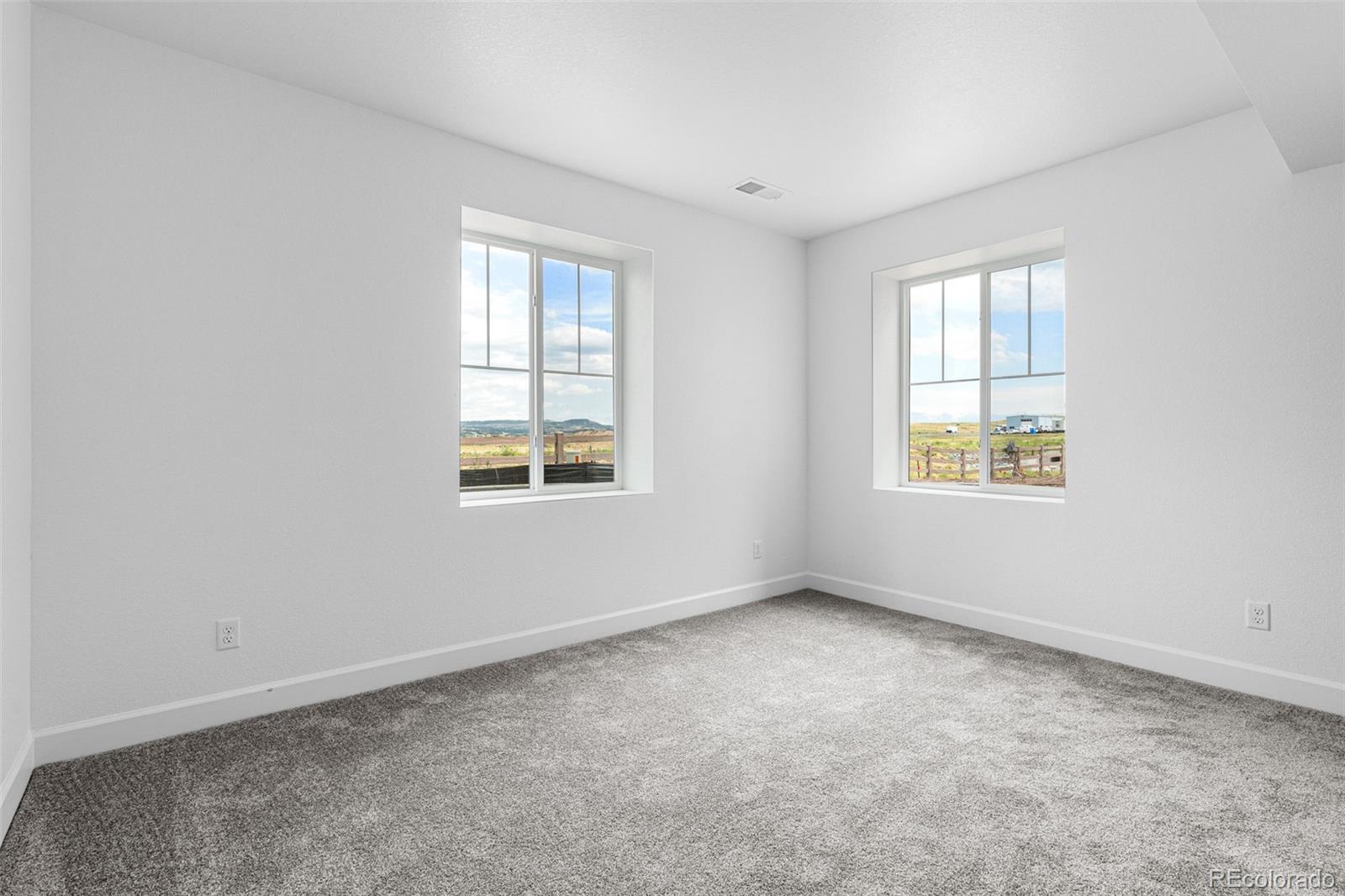 8852 Whiteclover Street