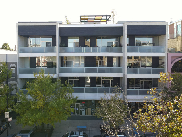 PRITZKER SCHOOL DISTRICT! ENTERTAIN LIKE CRAZY OR JUST CHILL IN THIS ONE-OF-A-KIND/MODEL-CALIBER/UNBELIEVABLY EXTRA-WIDE (25'+ INTERIOR)/N & S-FACING LIGHT-FLOODED NEARLY 1900SQFT 3BD/2BA HOME W/EXTREMELY RARE COMPLETELY UNOBSTRUCTED/PROTECTED VIEWS FROM FLOOR-TO-CEILING WINDOWS IN EVERY ROOM IN A SOUGHT-AFTER BOUTIQUE ELEVATOR BUILDING STEPS TO COUNTLESS SHOPS,RESTAURANTS,MULTIPLE PARKS & PUB TRANS;GRACIOUS ENTRY FOYER LEADS TO A PROFESSIONAL GRADE EAT-IN ISLAND SUBZERO/MIELE CHEF'S KITCHEN W/ENORMOUS BREAKFAST BAR & AMPLE COUNTER/CABINET/STORAGE SPACE THAT OPENS TO MASSIVE LIVING ROOM W/FOREVER VIEWS & TRUE SEPARATE DINING AREA & PROFESSIONALLY DESIGNED/INSTALLED DECK PERFECT FOR ENTERTAINING;SPA-CALIBER STONE BATHS T/O INCLUDING PRIMARY SUITE WITH OVERSIZED SHOWER, DOUBLE BOWL VANITY & LARGE PROFESSIONALLY ORGANIZED WALK-IN CLOSET;IN-UNIT LAUNDRY,WIRED FOR SOUND & TONS OF PROFESSIONALLY ORGANIZED CLOSETS T/O W/ADDITIONAL PRIVATE STORAGE IN THE BUILDING;ADD'L DECK SPACE OFF OF BEDOOMS & RARE ATTACHED/HEATED GARAGE PARKING INCL!
