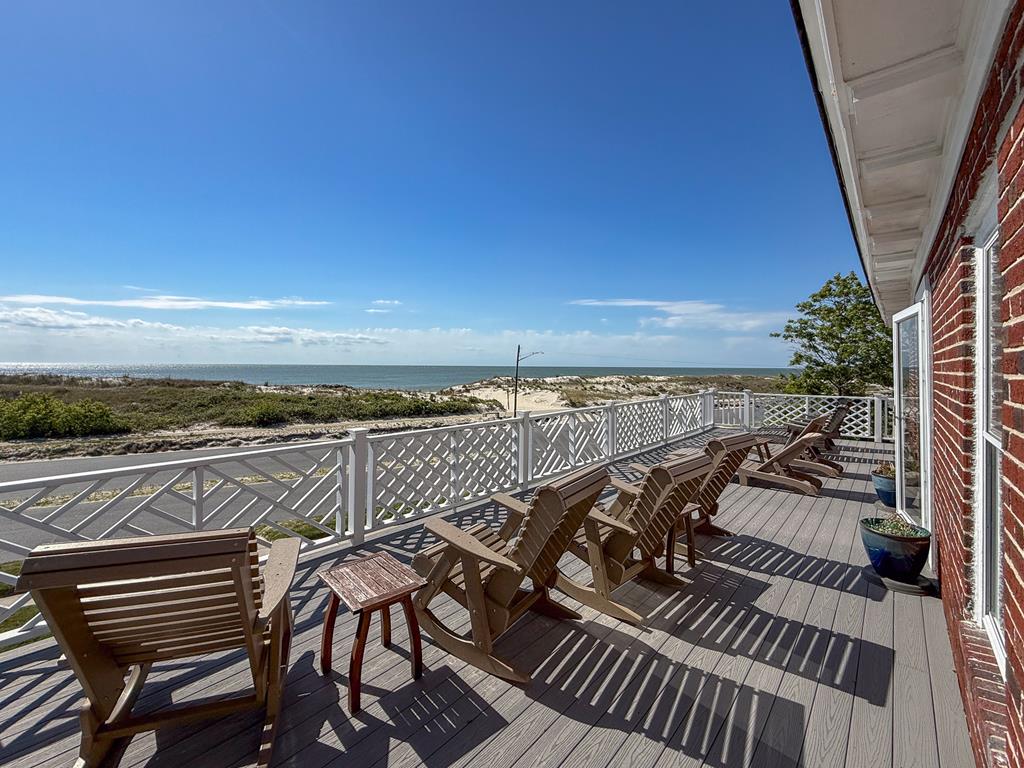 212 Bay Ave 9A