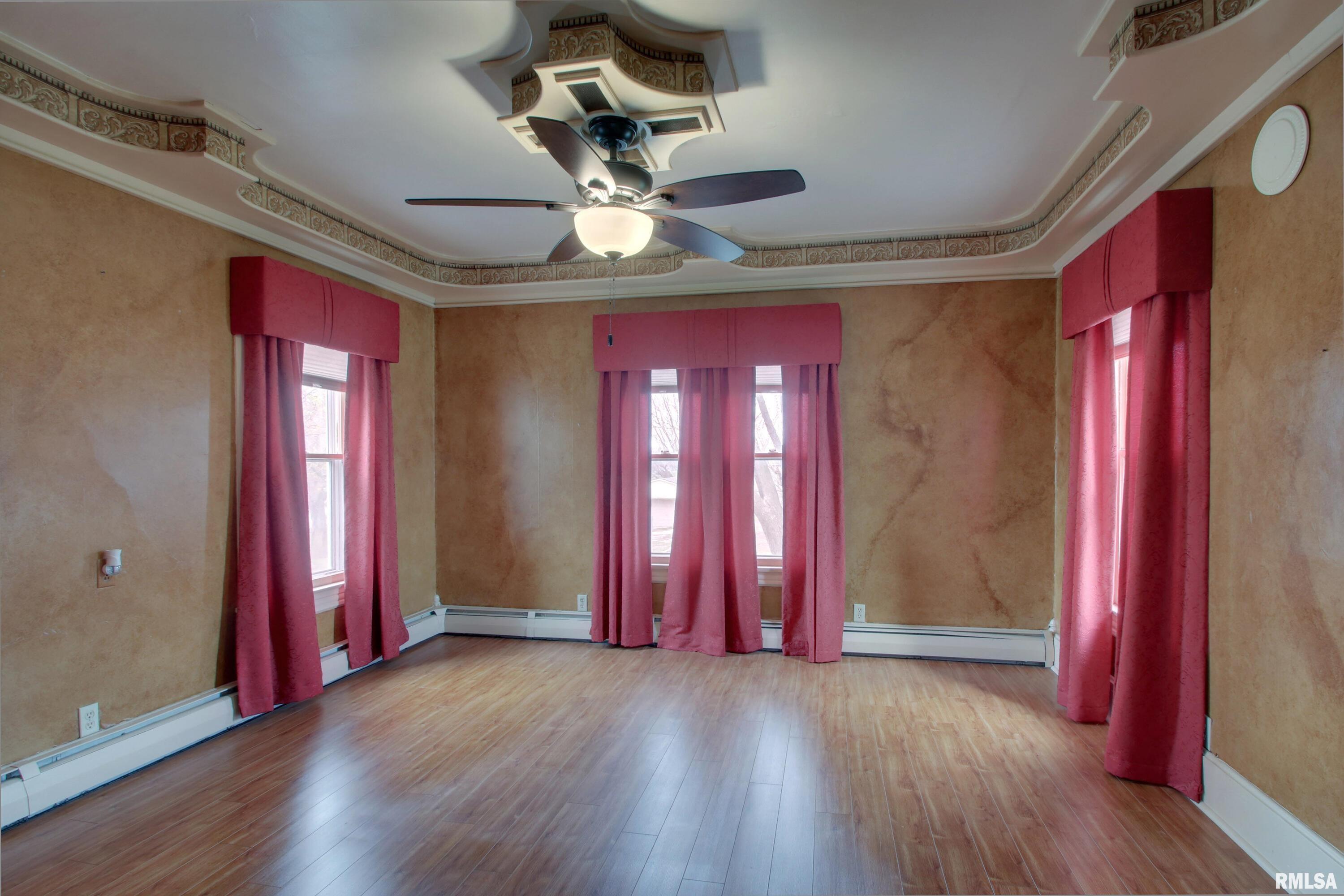 309 W Edwards Street