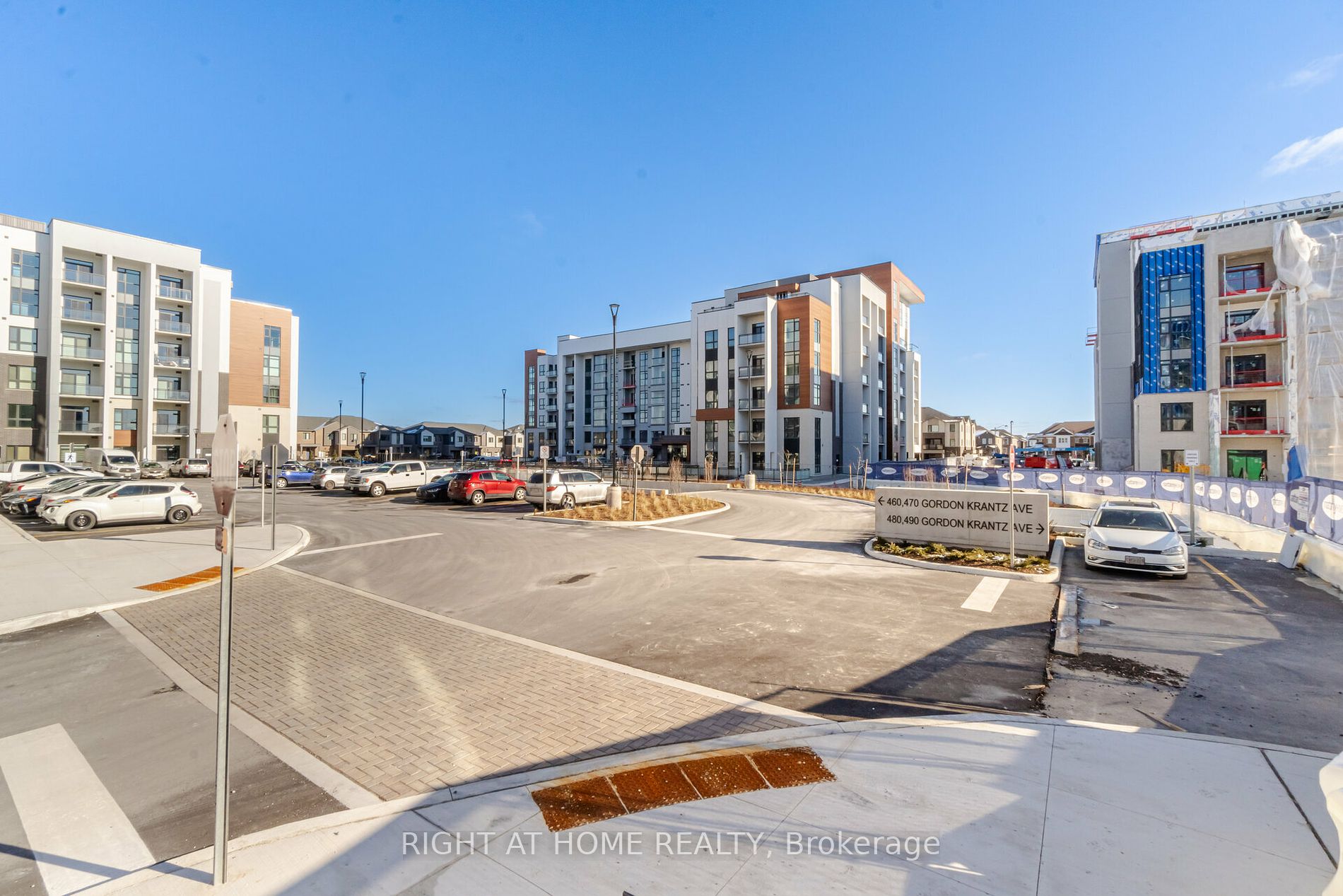 460 Gordon Krantz Ave 213