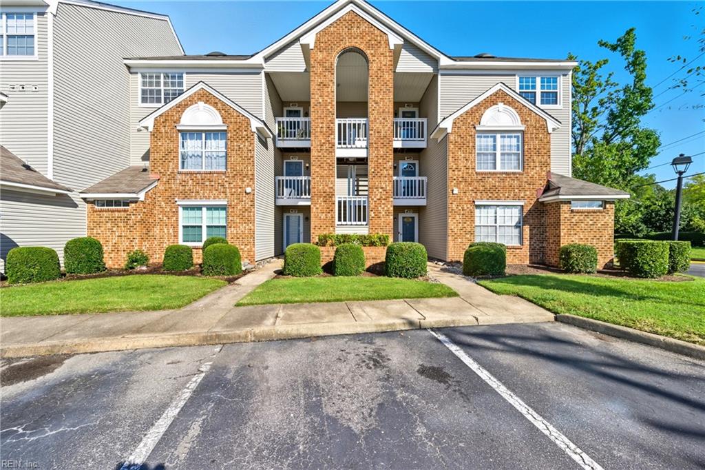 4165 Laurel Green Circle, Virginia Beach, VA 