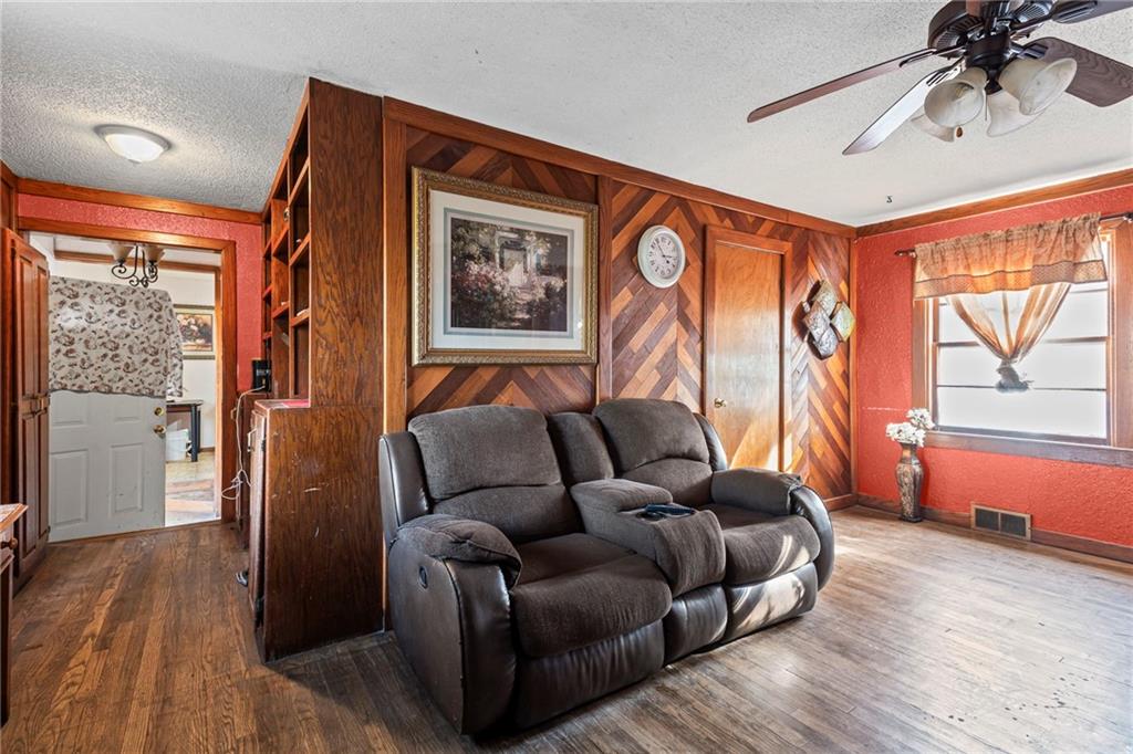 6502 Leavenworth Road