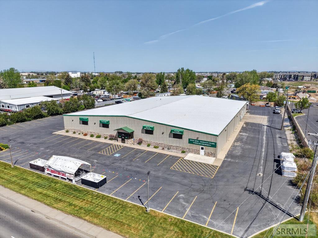 1445 E Lincoln