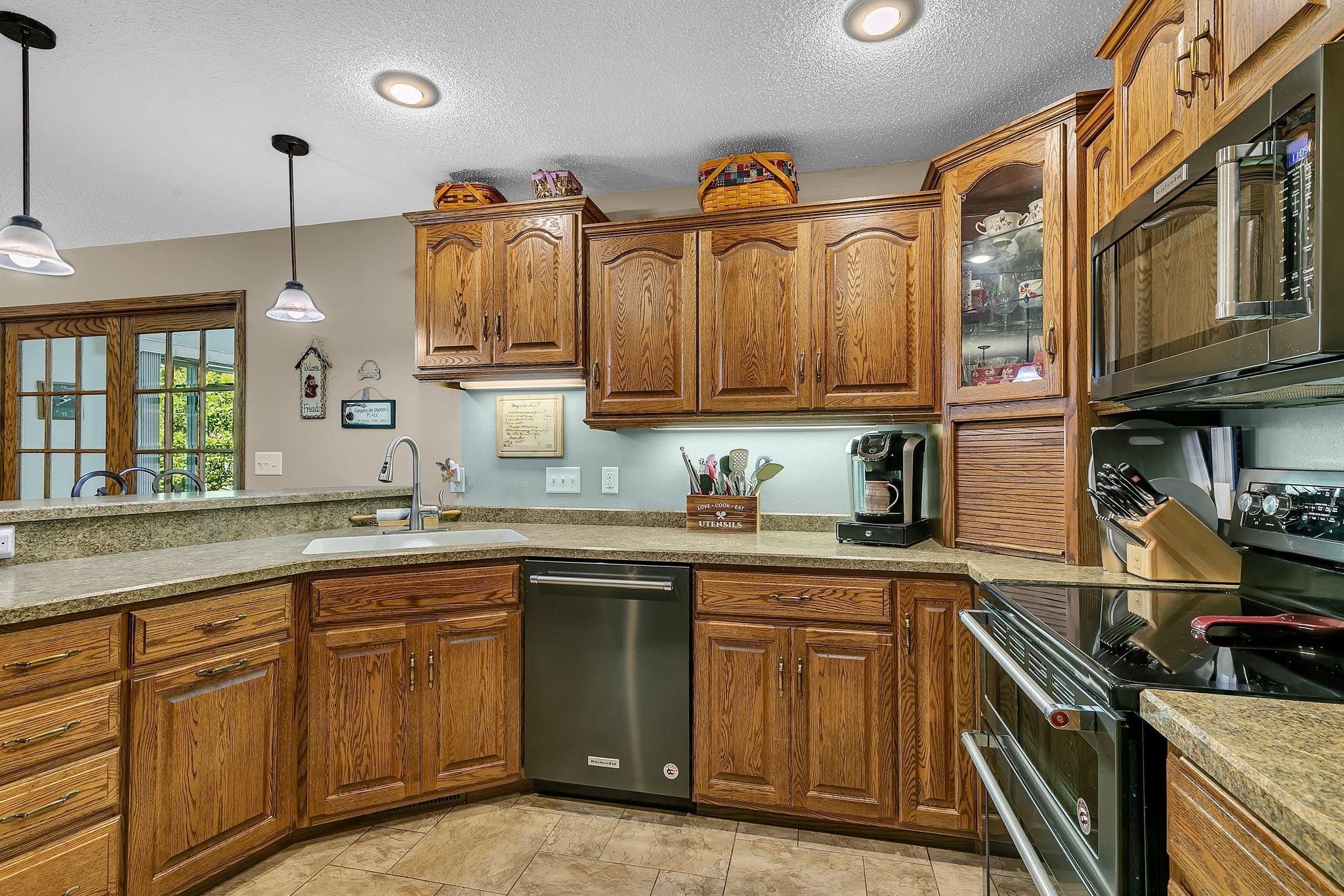 6209 Laurel Road