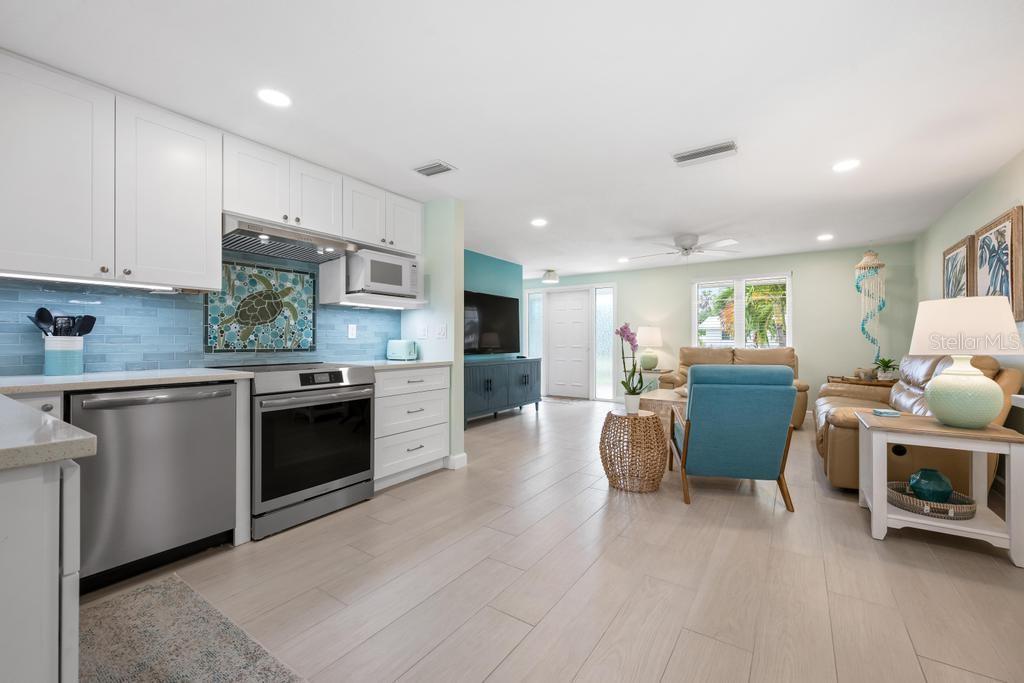 406 Bay Palms Drive
