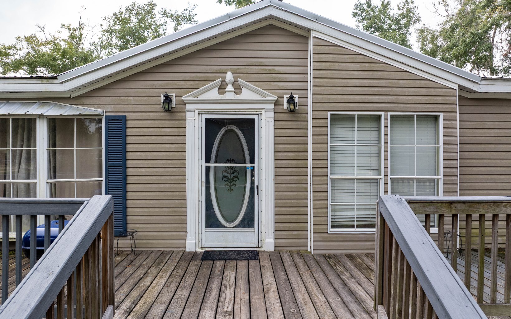 605 NE Governor Ave.