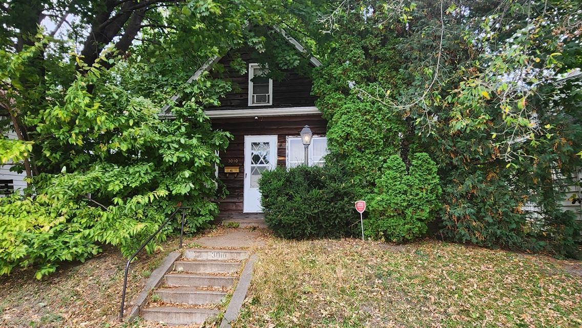 3010 Vincent Avenue N