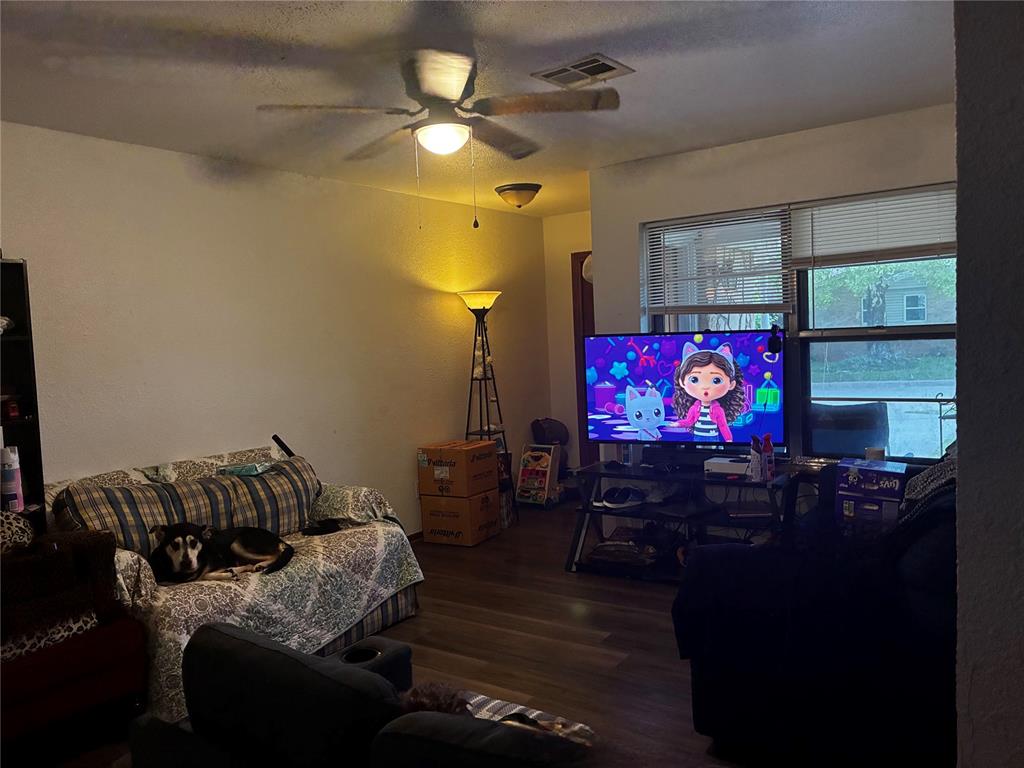 Investor Special. As-is. Short Sale/ Bank approval required. Currently rented, do not disturb tenants. Buyer to verify school districts/ square footage, and all aspects of property. Inspections highly recommended, seller lives out of state and is not familiar with property.