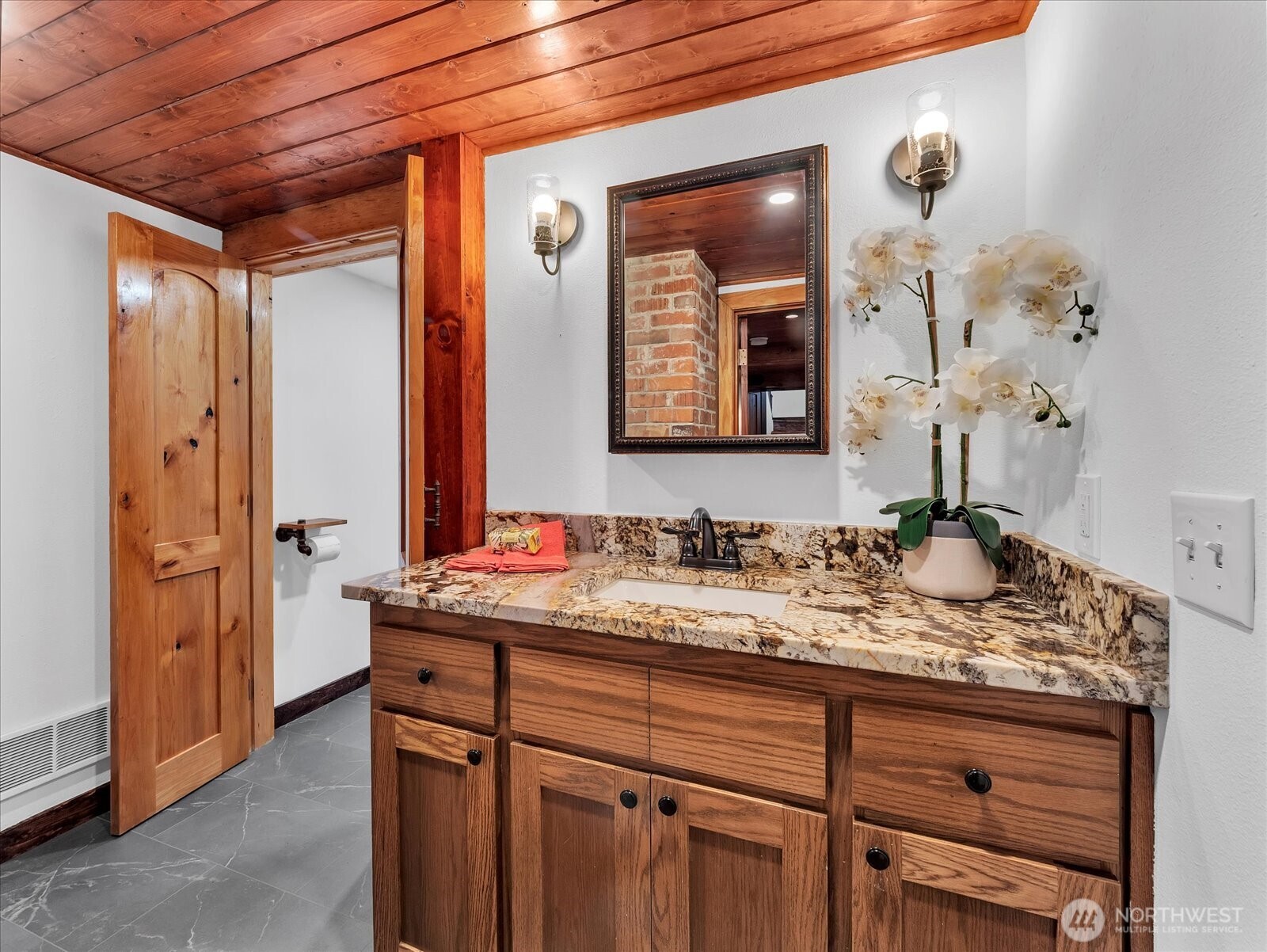 1819 Sunnyside Boulevard