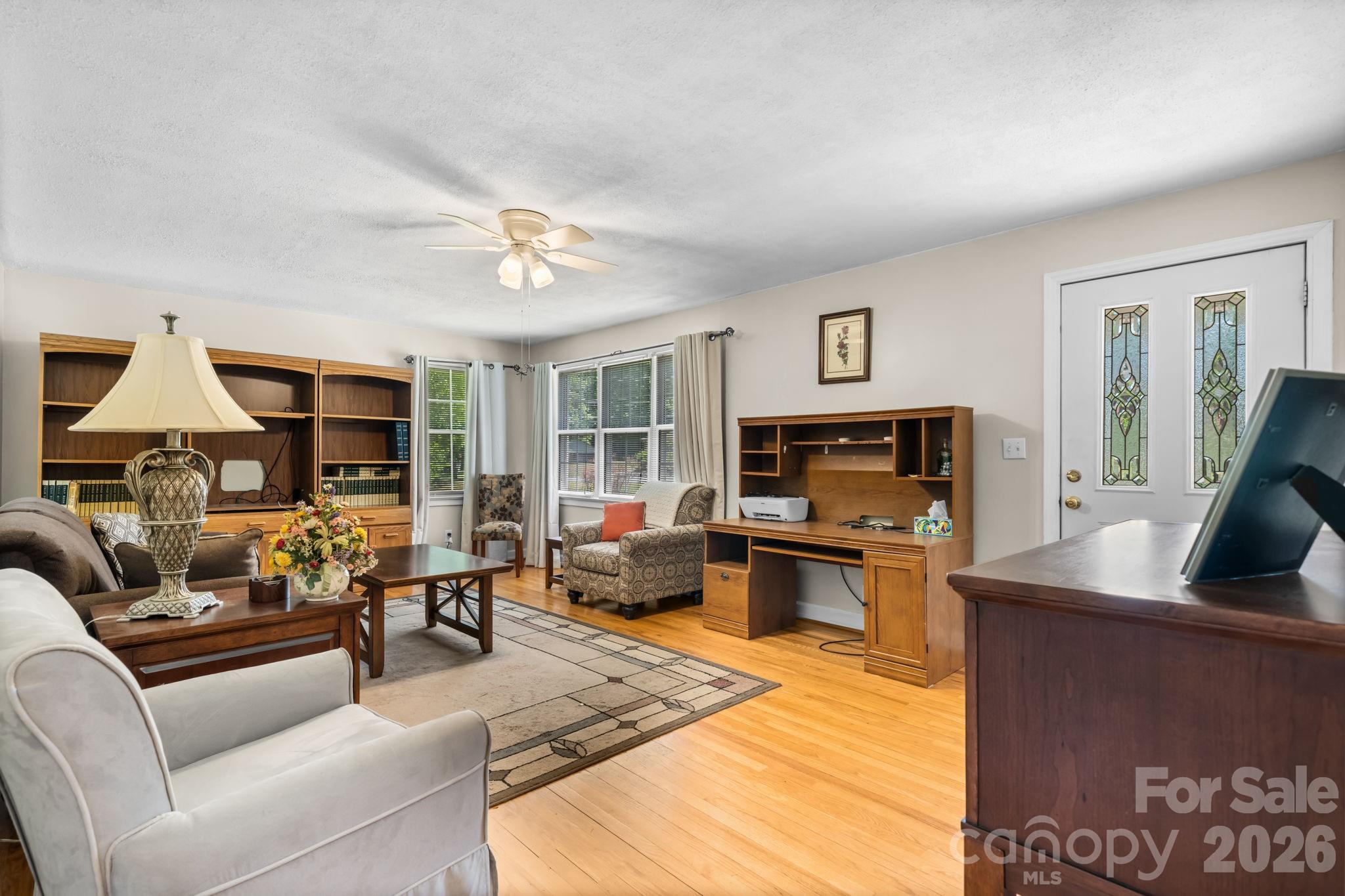 406 Swanson Drive SW