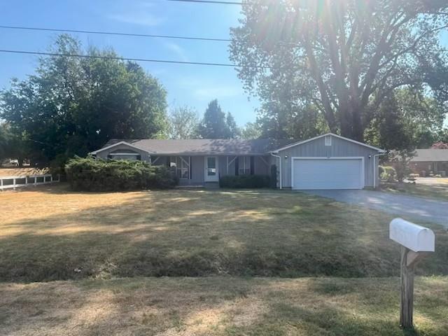 This 3-bedroom, 2-bath home offers an excellent opportunity for buyers looking to add their personal touch and build equity. The home is ready for updating and provides a solid layout with plenty of potential. With a desirable lot size and room to make improvements, this property is ideal for an investor, renovator, or buyer looking to create a home tailored to their style and needs.Included in this sale is the vacant lot behind the property (Riverside E80 Lot13 Blk 2)