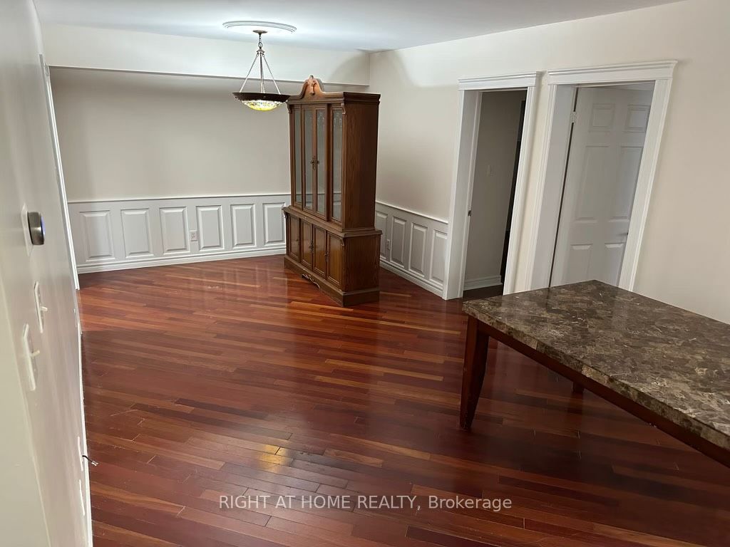 60 Sidney Belsey Cres 103