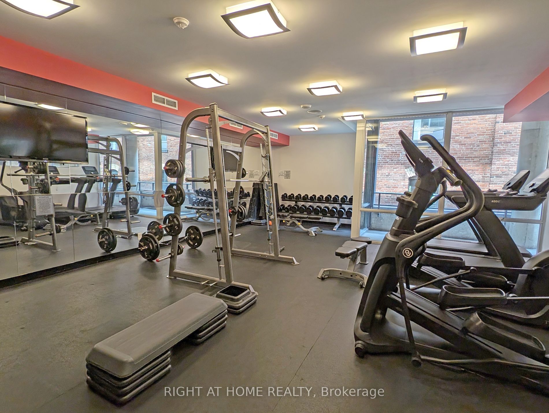 478 W King St 815
