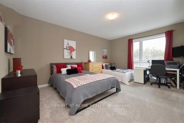302 Essa Rd 302