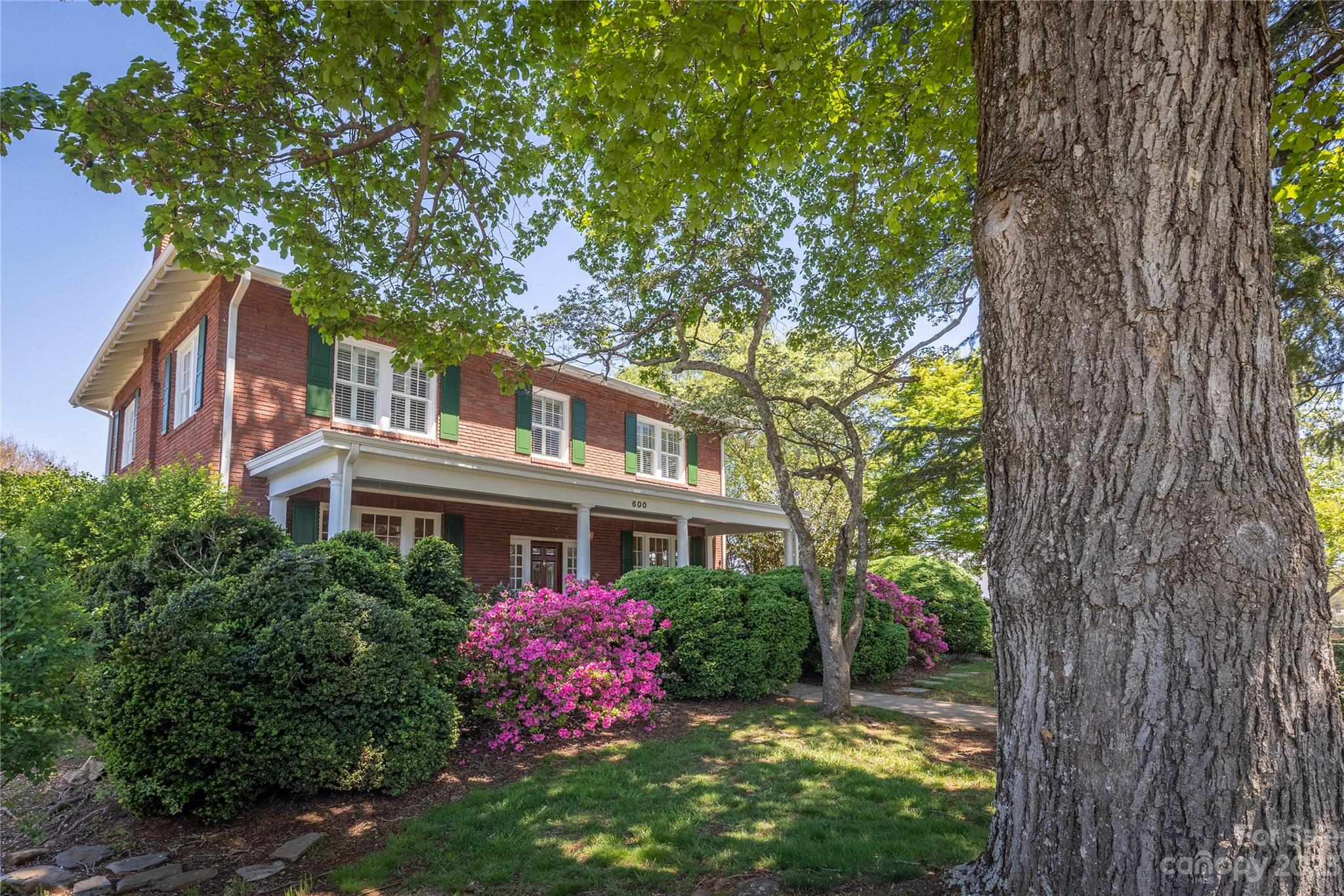 600 West Union Street