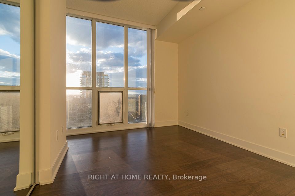 88 E Sheppard Ave 3204