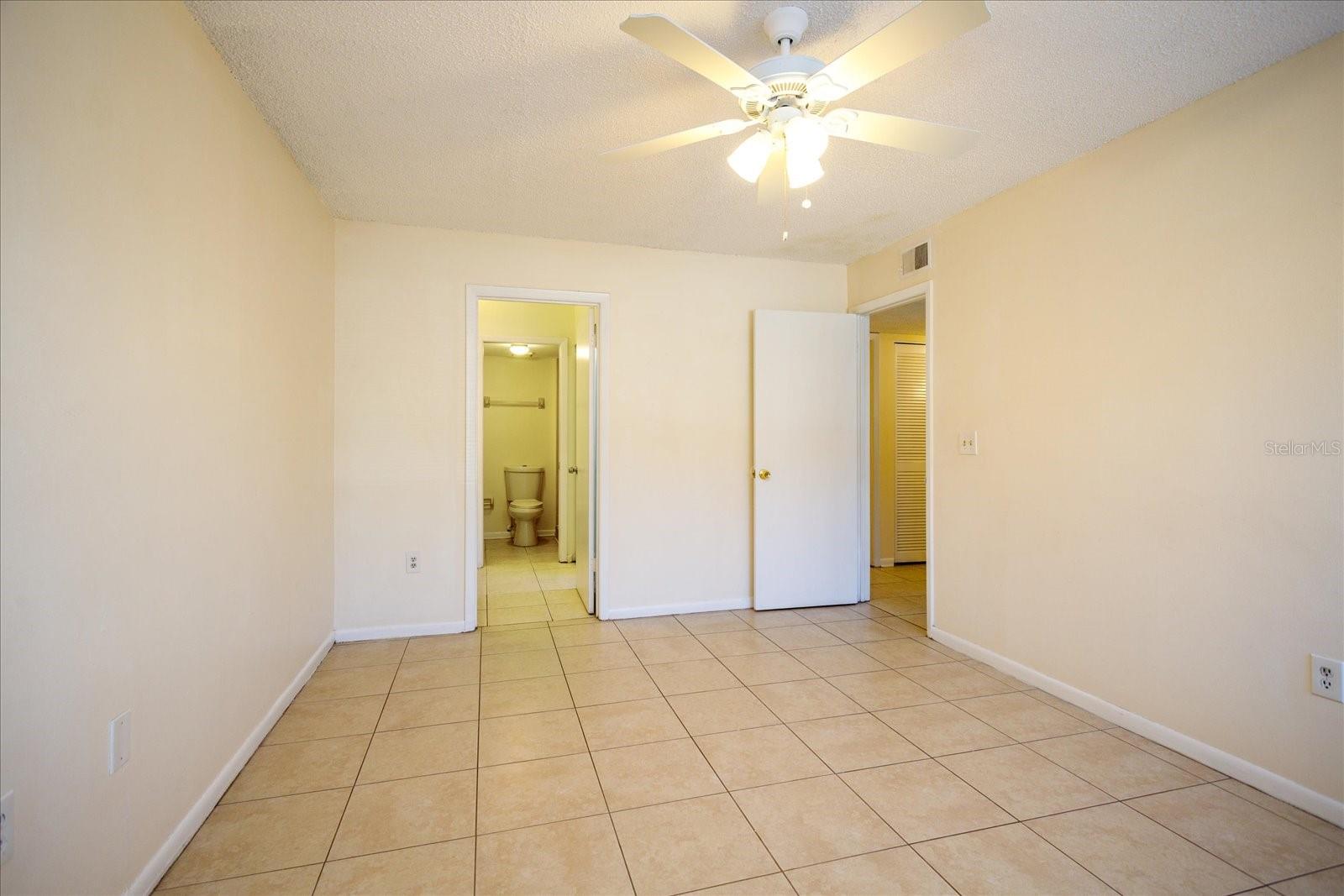 5013 Vineland Road 108