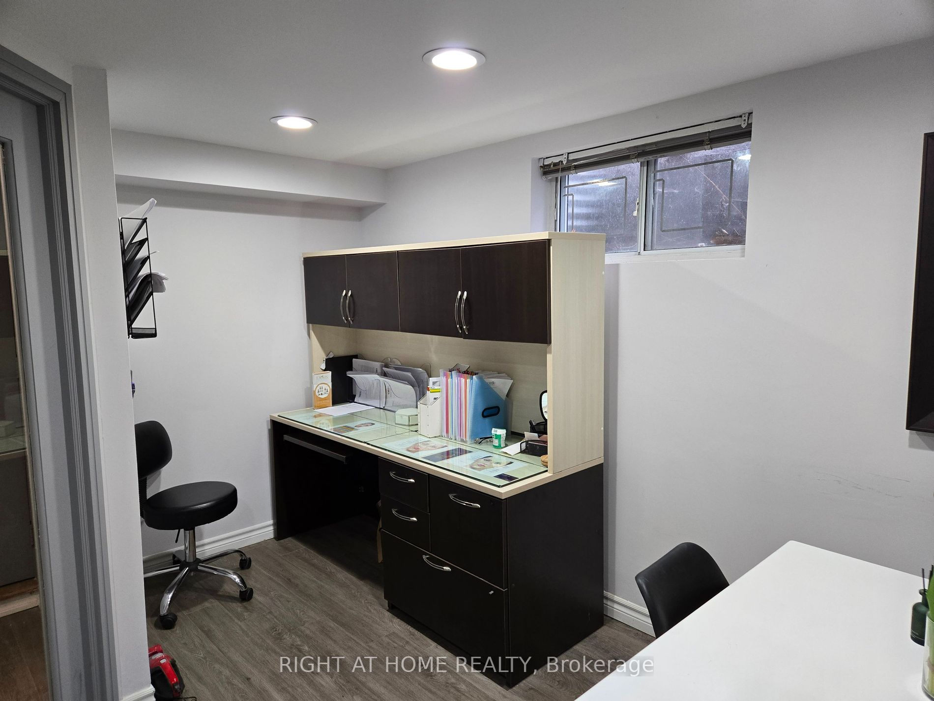 10014 N Yonge St Basment