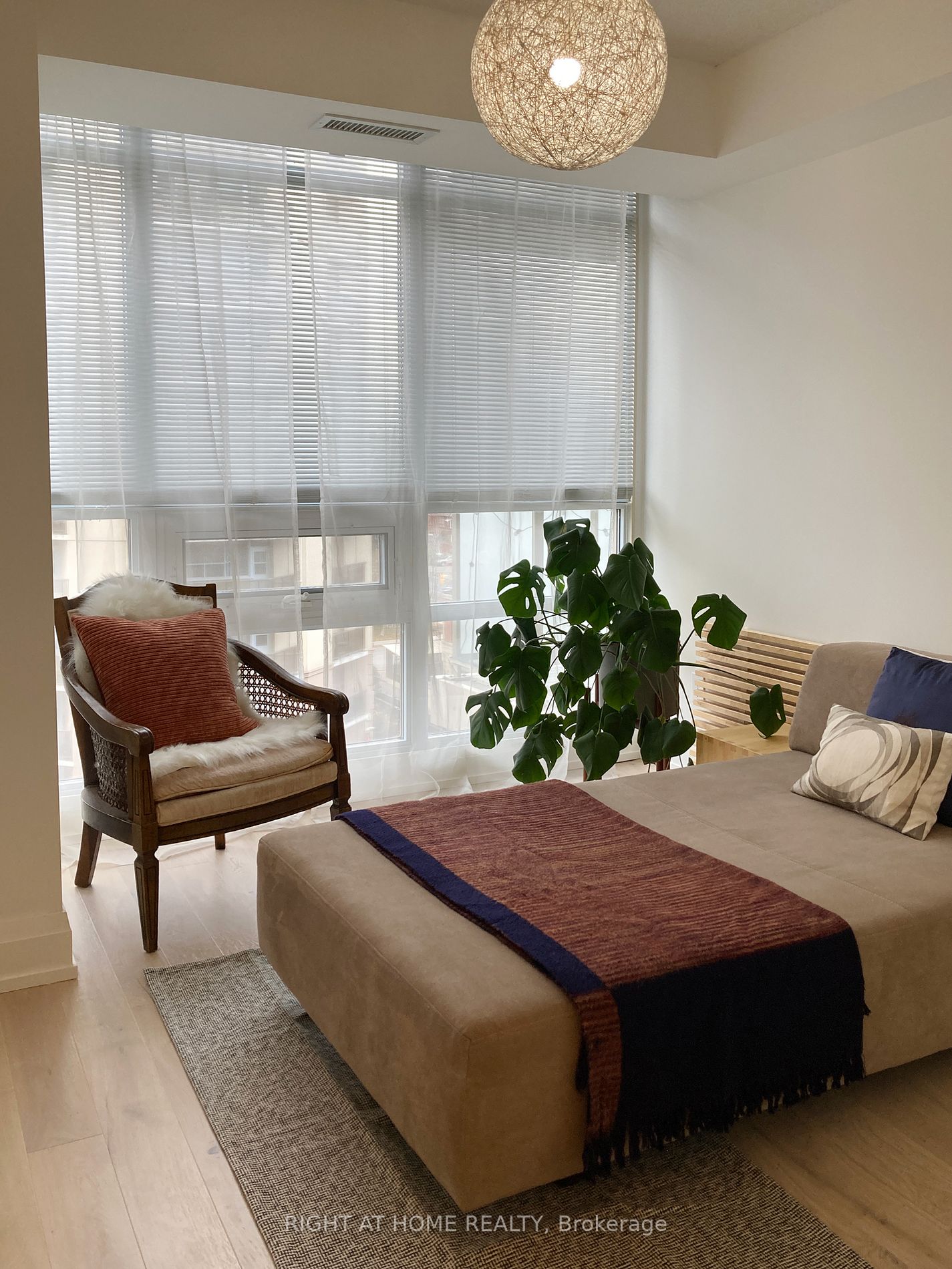 900 Mount Pleasant Rd 704