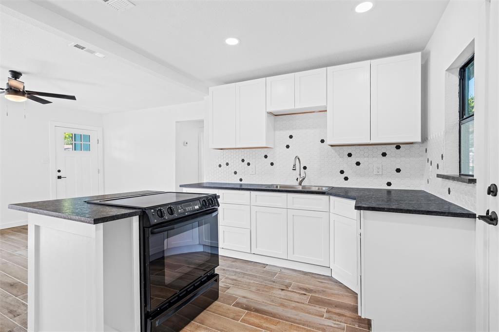 902 Skylark Drive