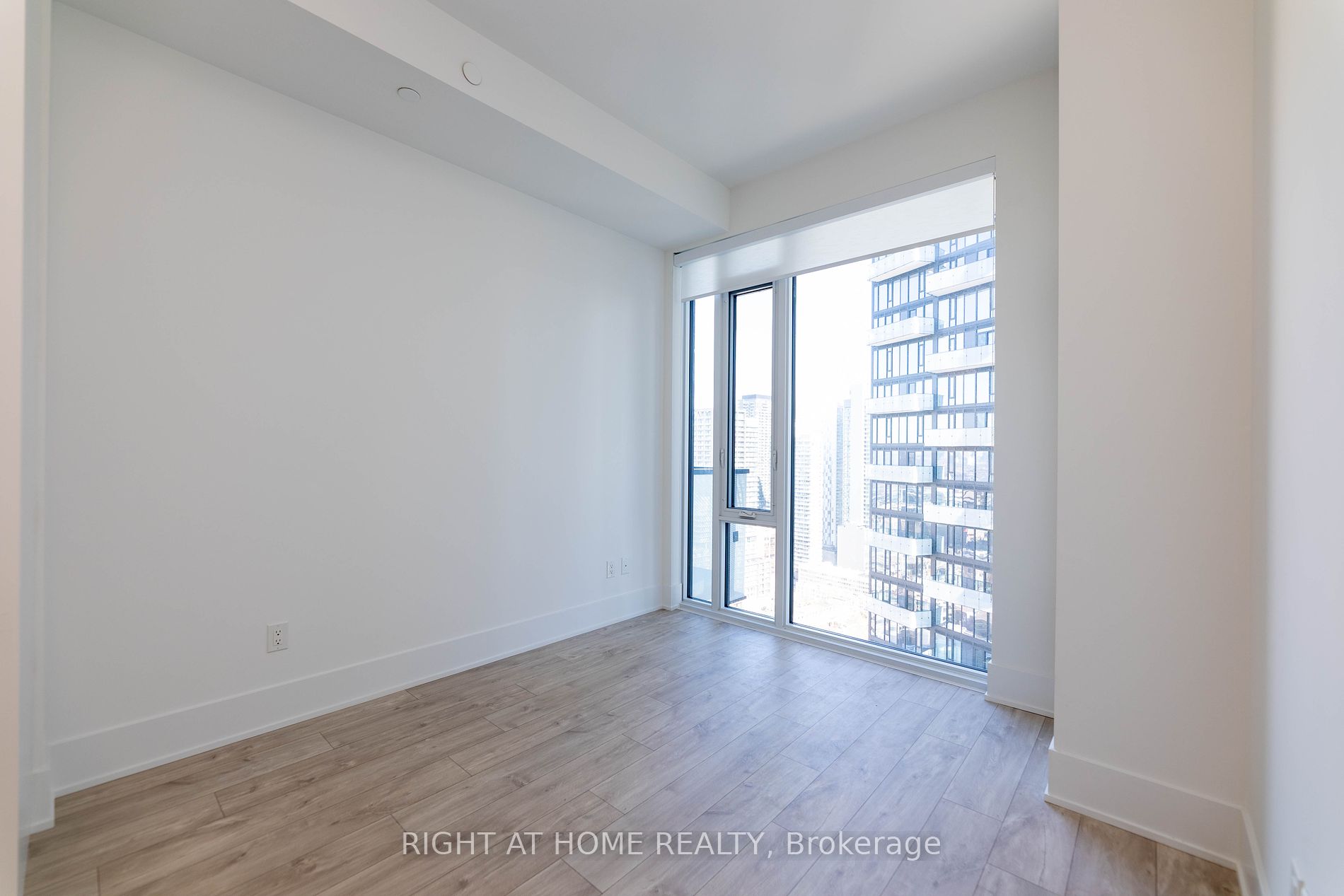 470 W Front St 2709