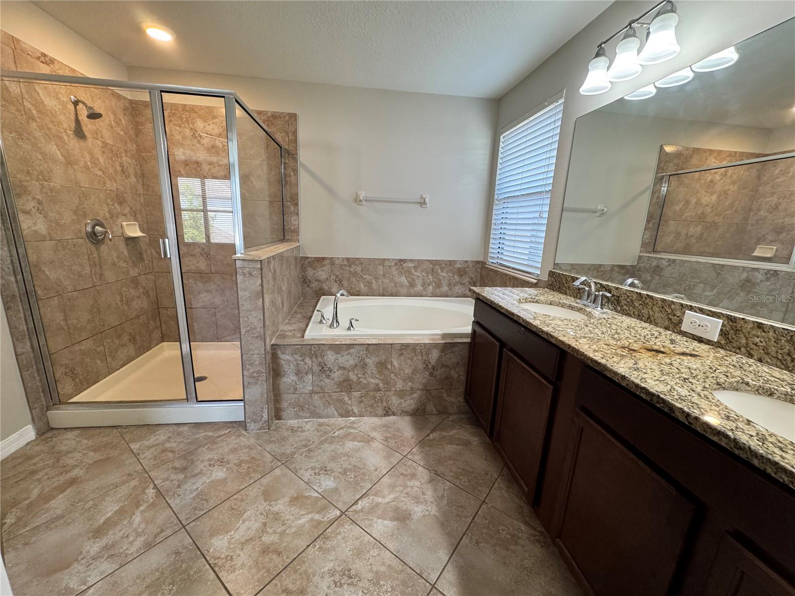 2711 Garden Falls Drive