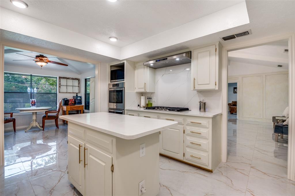 950 Shady Cove Place