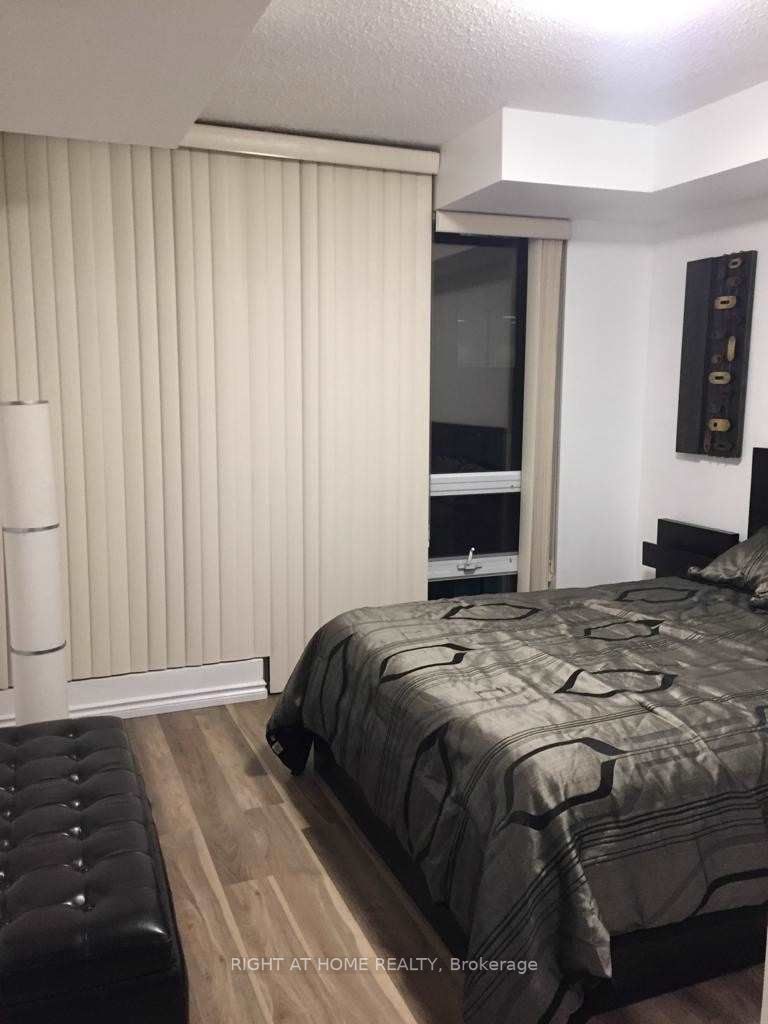 263 W Wellington St 705