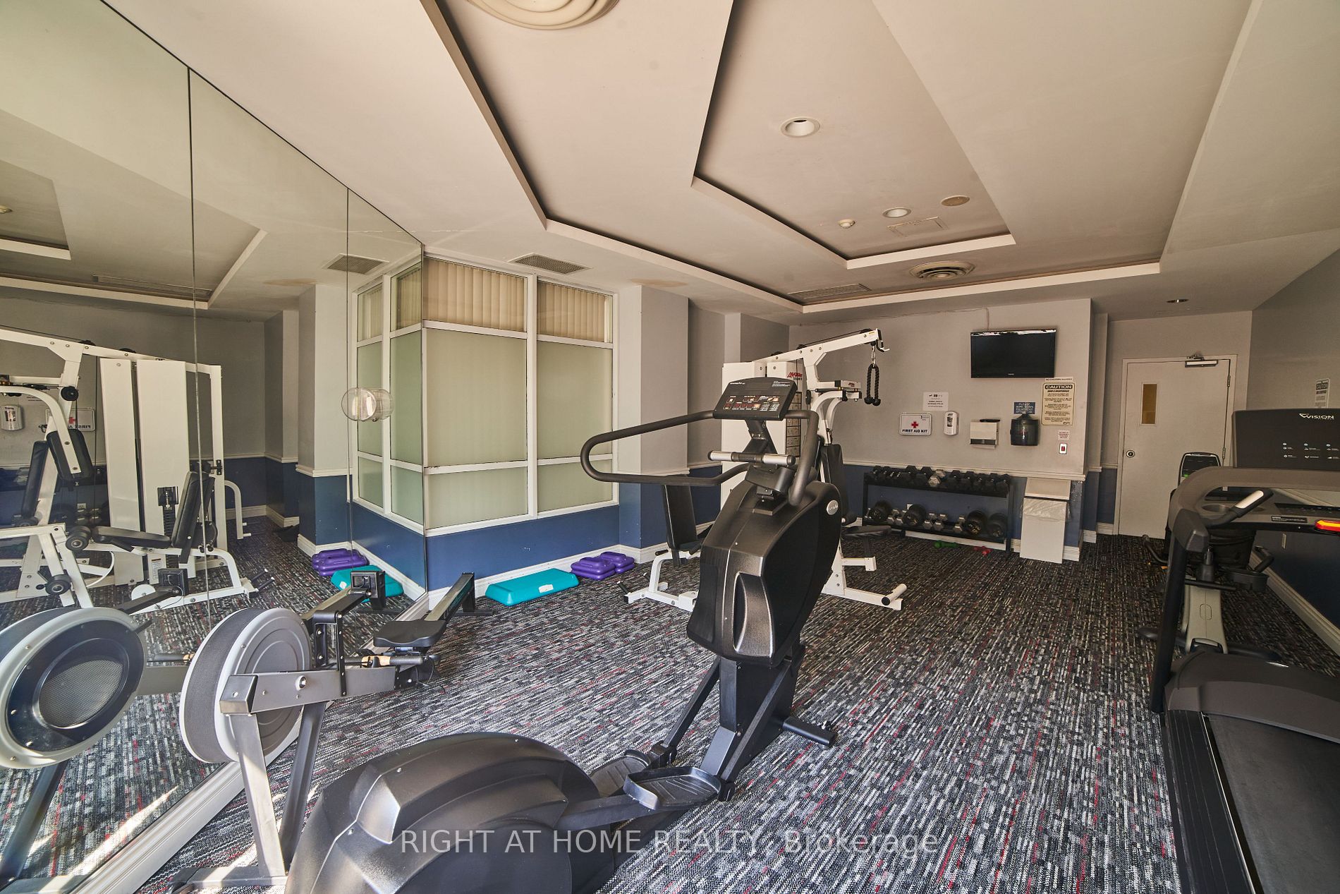 1700 E Eglinton Ave 609