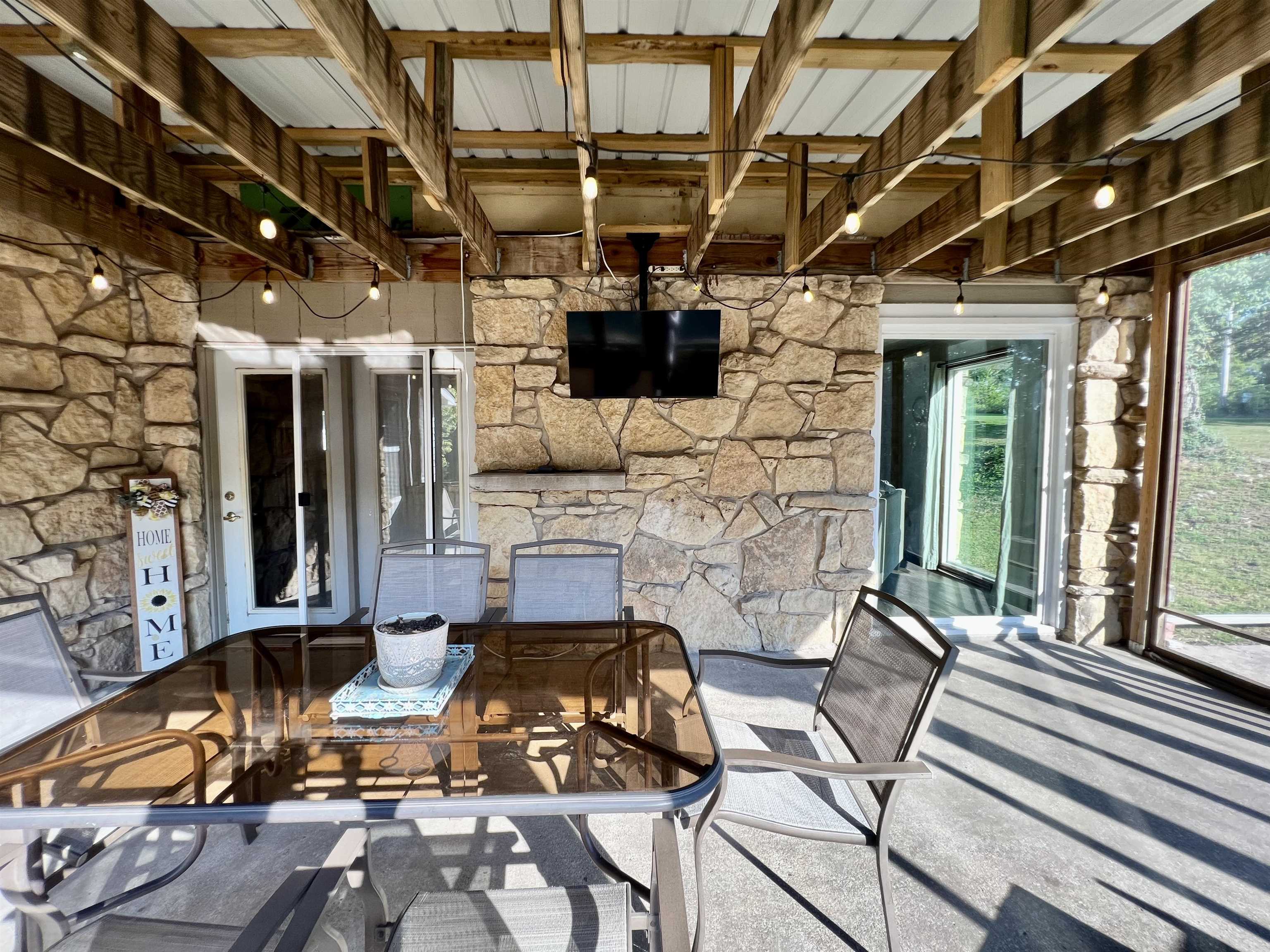 1402 E Madison
