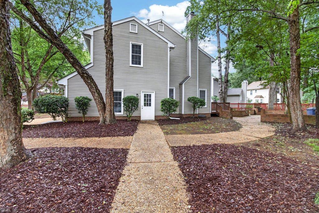 824 Lancaster Lane