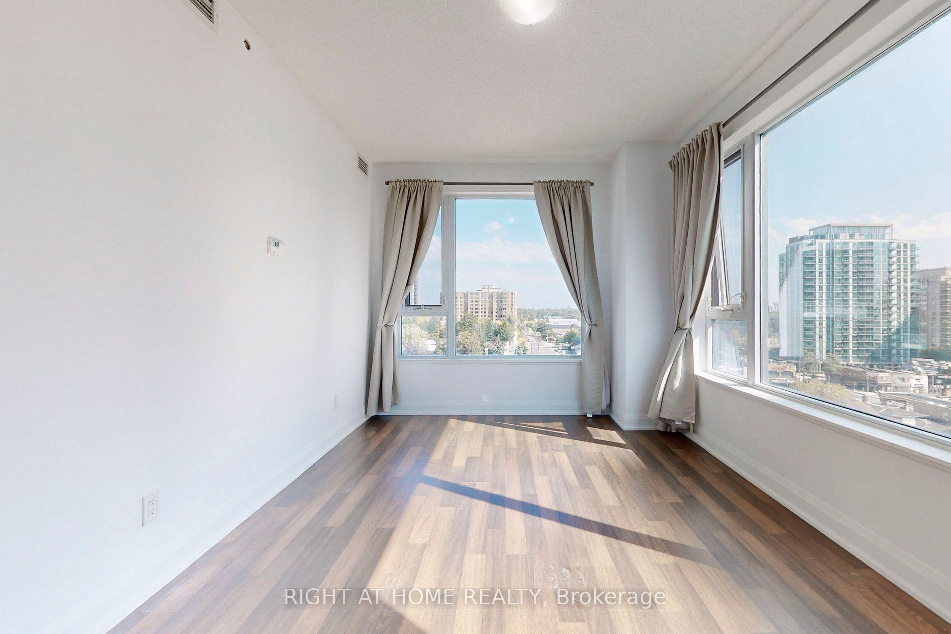 68 Canterbury Pl 902