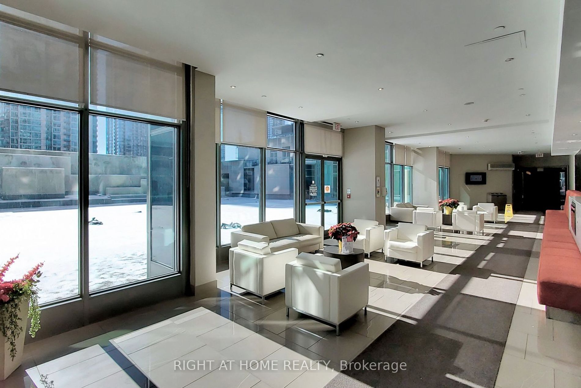 373 W Front St 2808