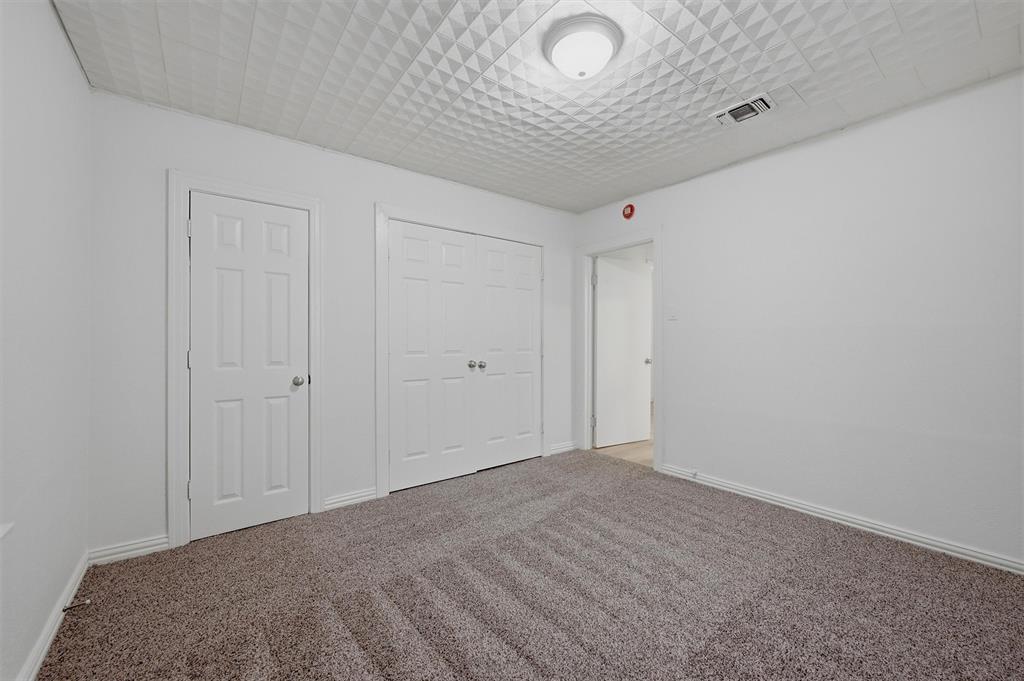 1020 W Brockett Street