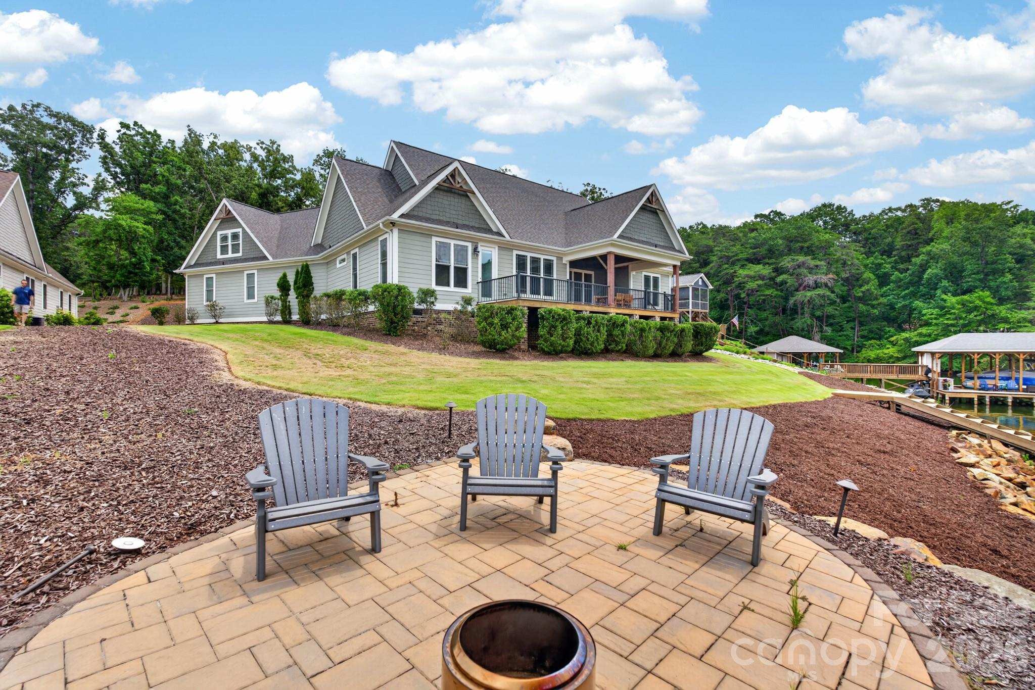 157 Landing Trail