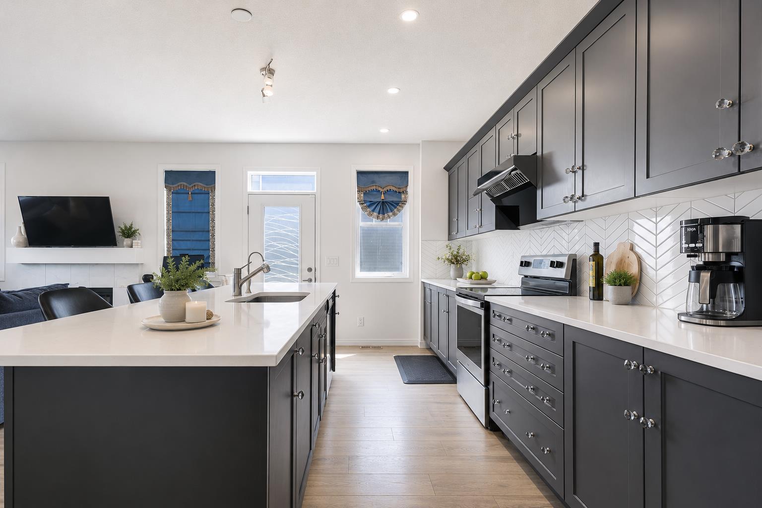 63 Carrington Manor NW