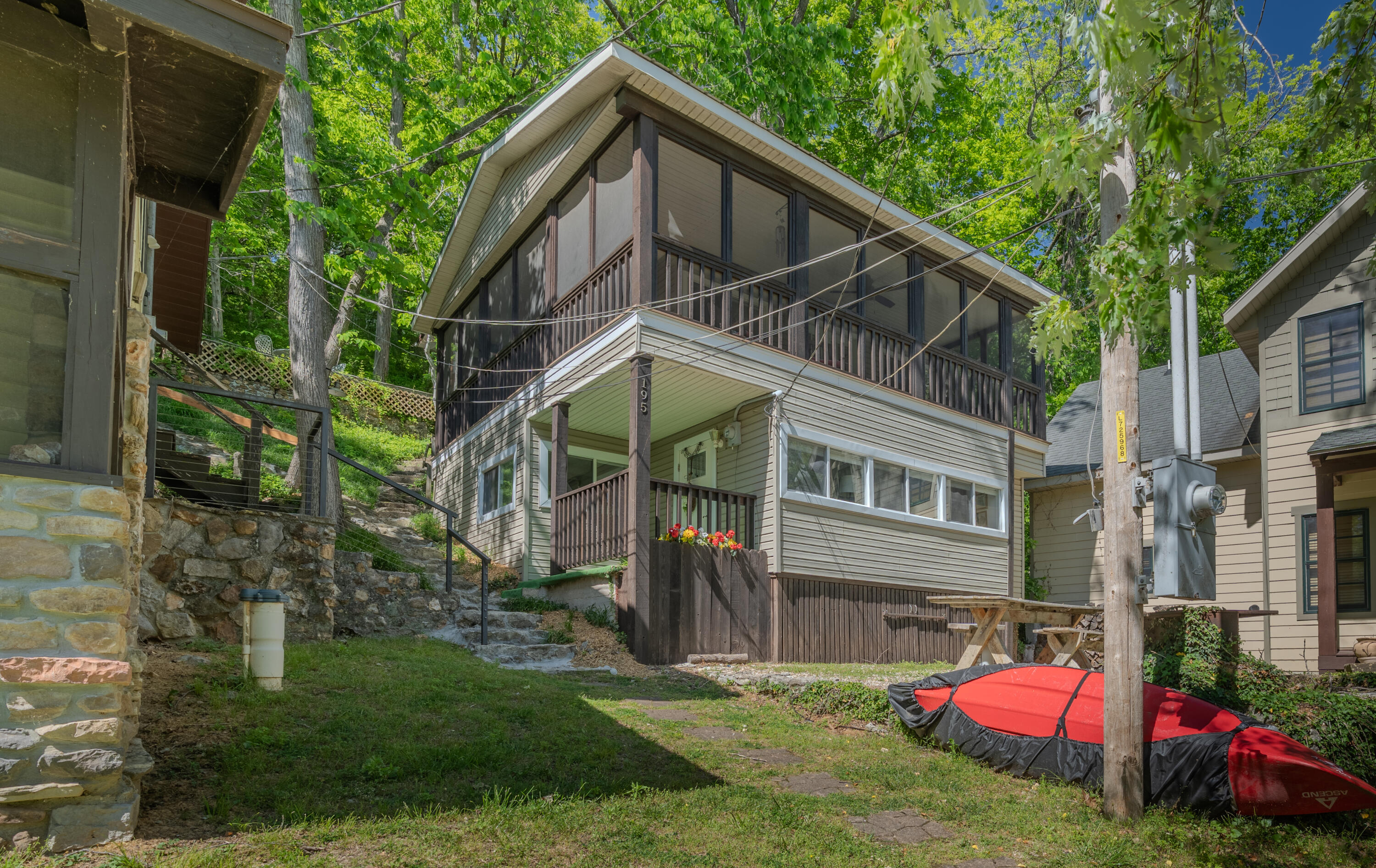 195 Lindenlure Drive