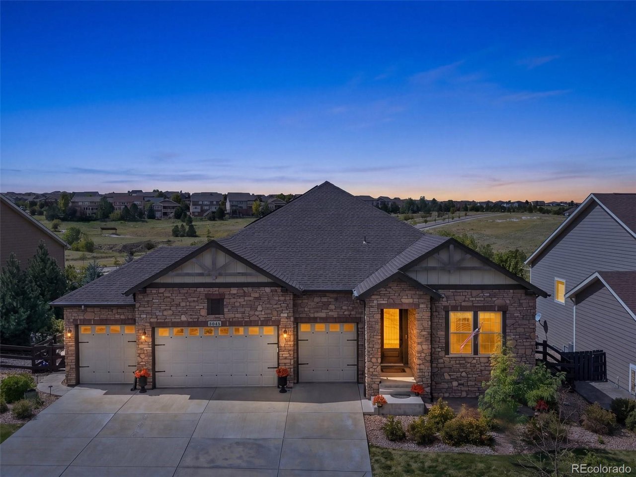 8641 S De Gaulle Ct