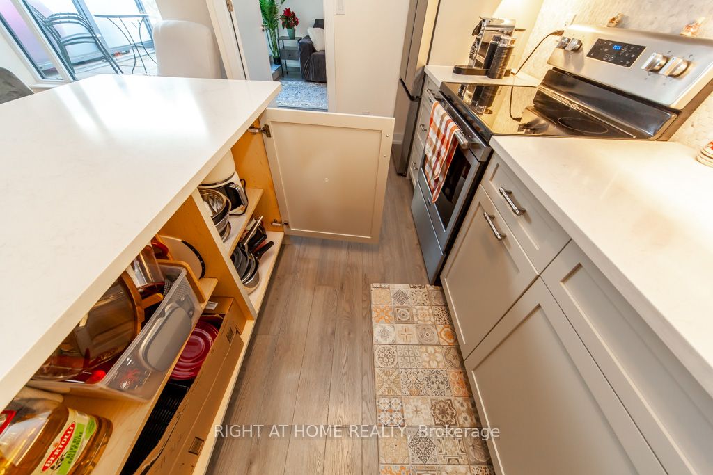 6 Parkwood Ave 317