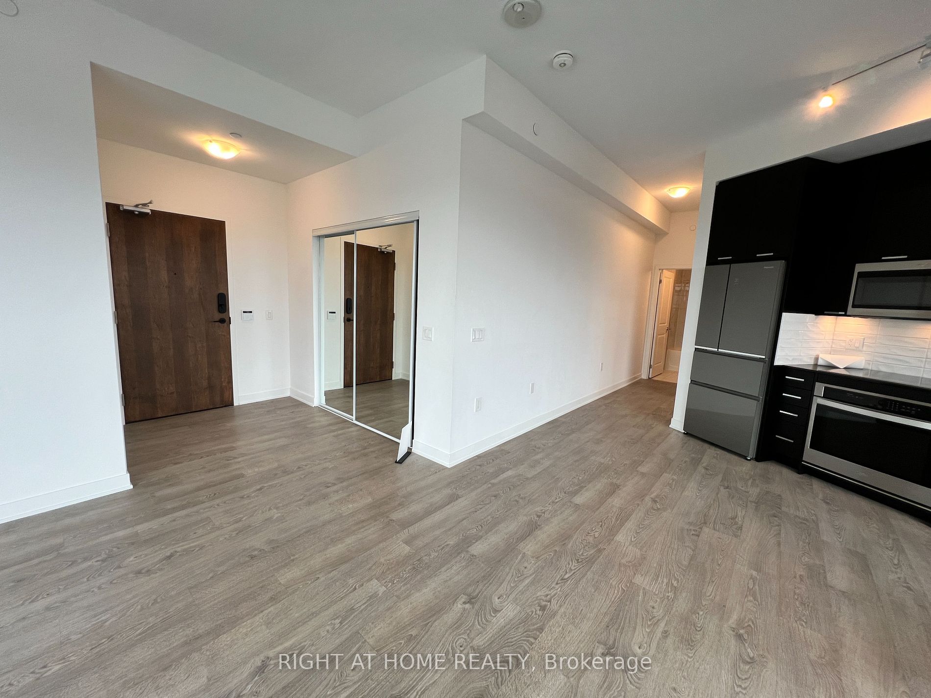 120 Eagle Rock Way 801