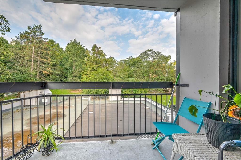 150 CHARLTON Avenue E 308