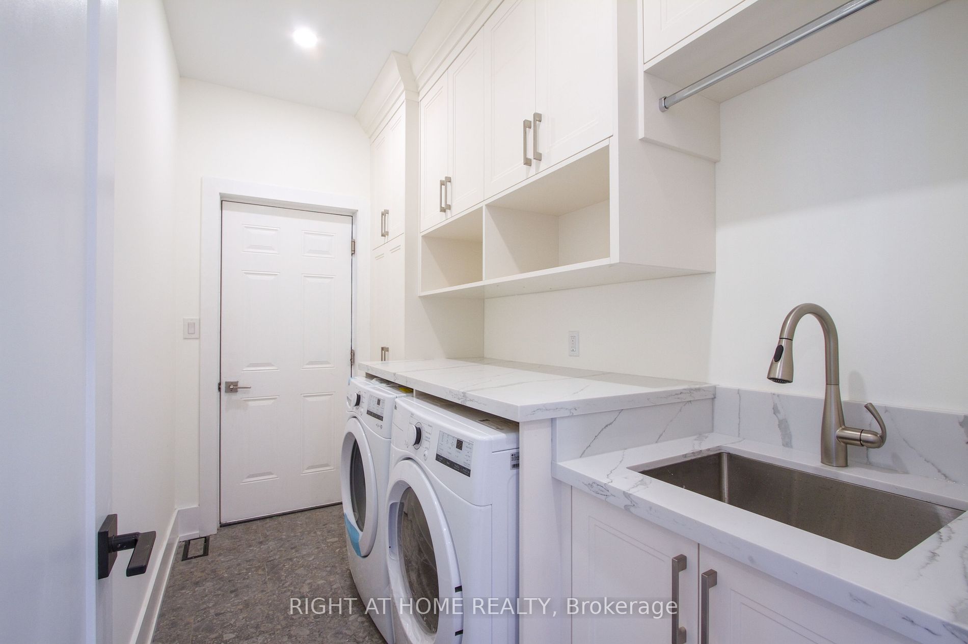 133 Roxborough Rd Main