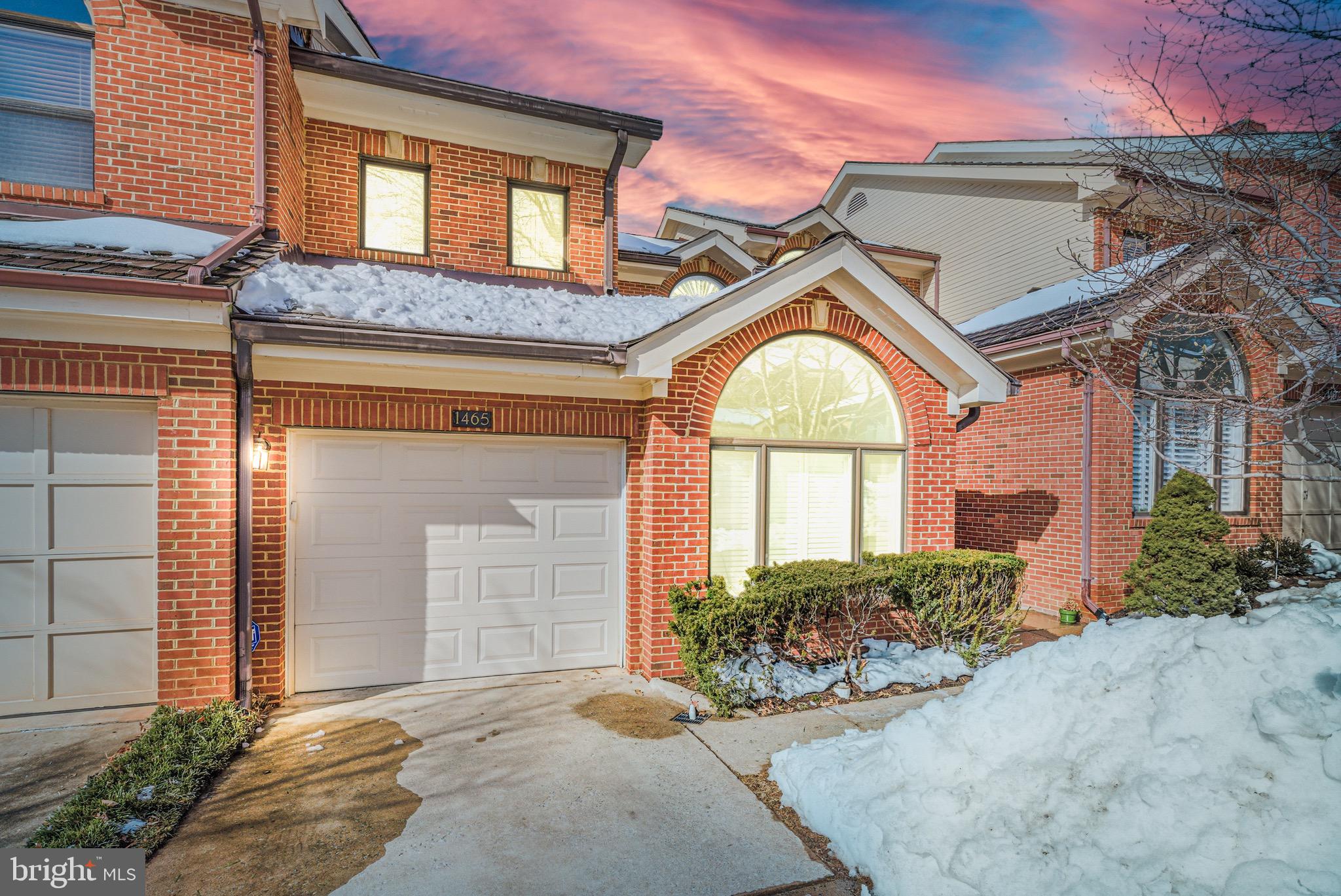 1465 Hampton Hill Circle