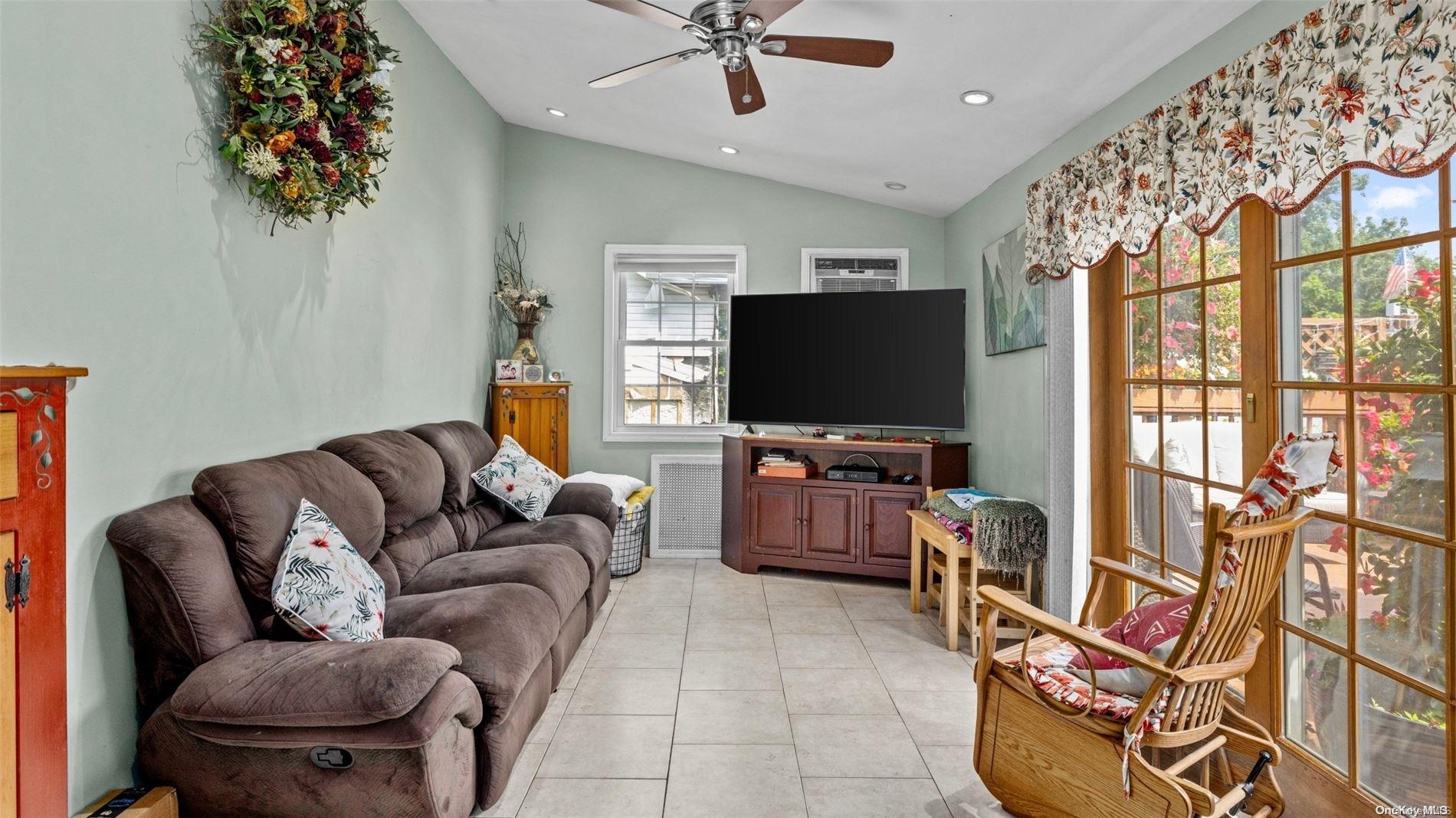 532 Cedarhurst Avenue